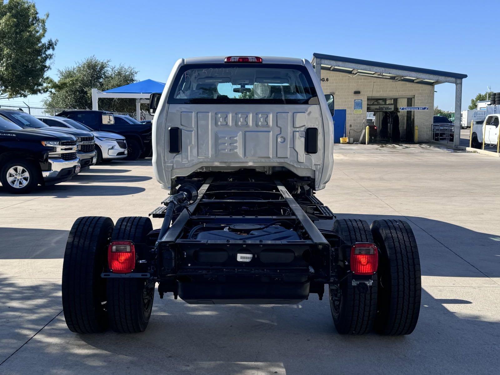 2024 Chevrolet Silverado 5500 HD Vehicle Photo in GEORGETOWN, TX 78626-7508