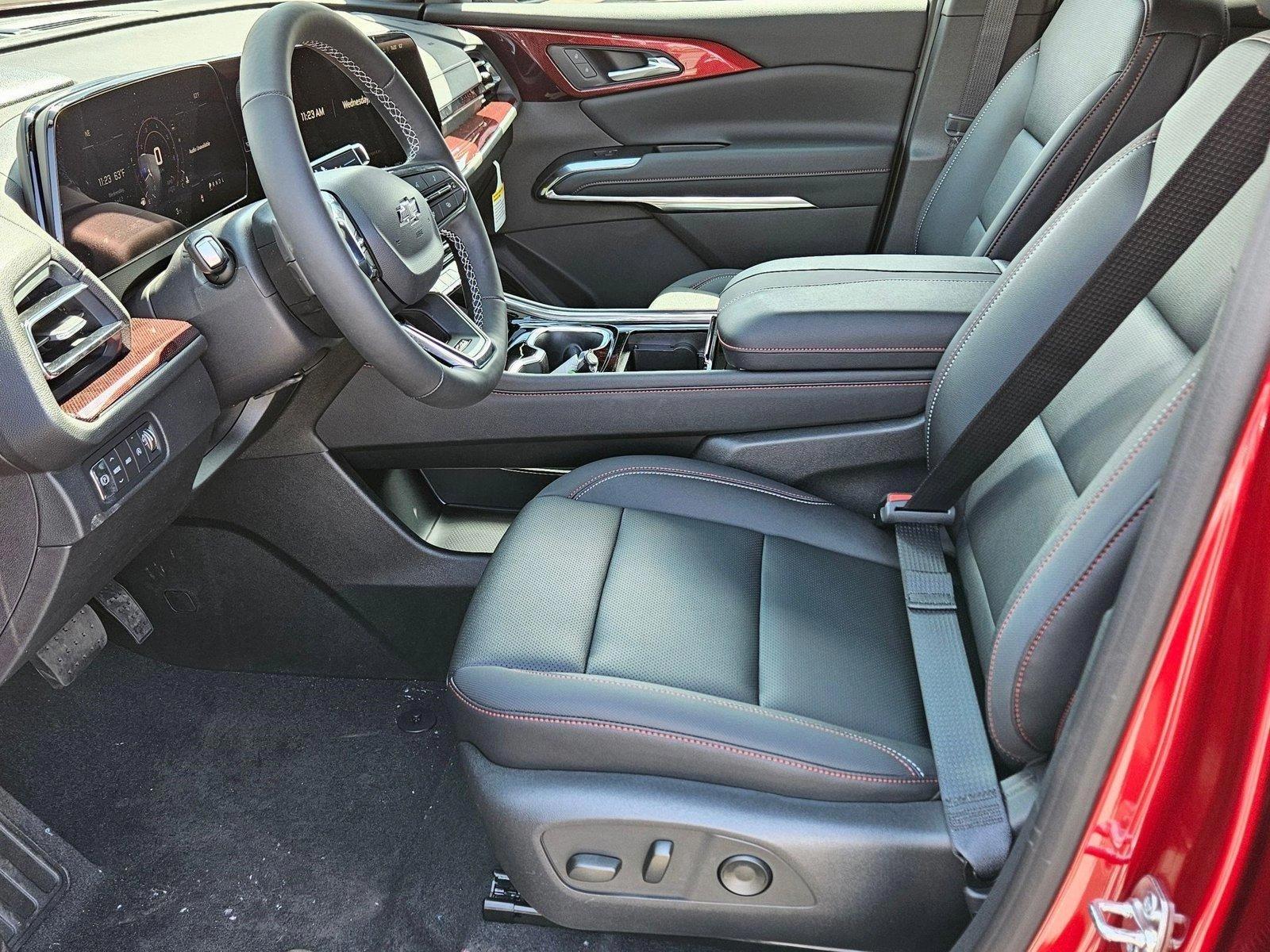 2025 Chevrolet Traverse Vehicle Photo in PEORIA, AZ 85382-3715