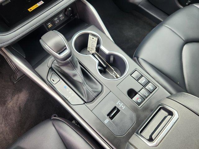 2024 Toyota Highlander Vehicle Photo in SUGAR LAND, TX 77478-0000