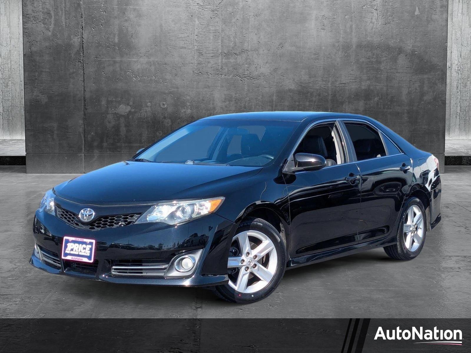 2014 Toyota Camry Vehicle Photo in VALENCIA, CA 91355-1705