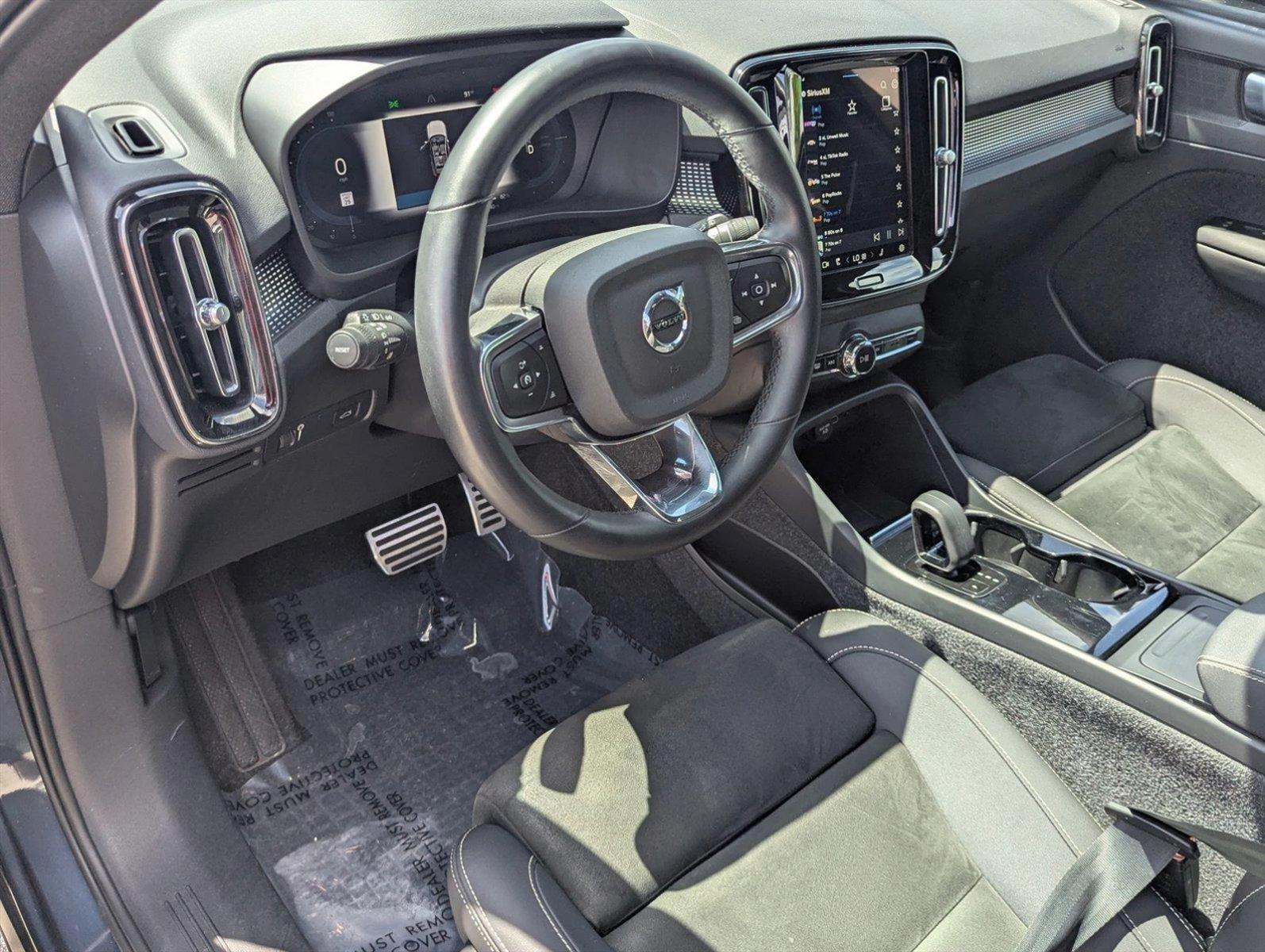2022 Volvo XC40 Recharge Pure Electric Vehicle Photo in Delray Beach, FL 33444
