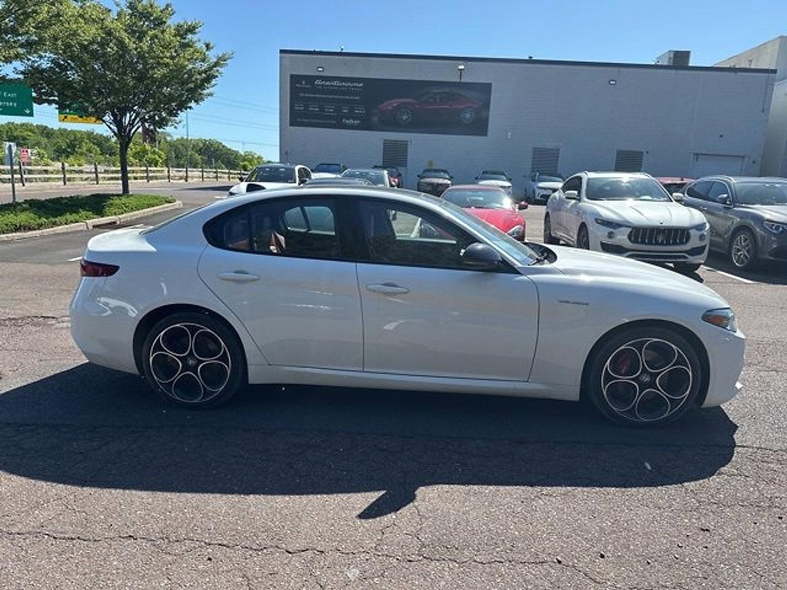 2022 Alfa Romeo Giulia Vehicle Photo in Willow Grove, PA 19090