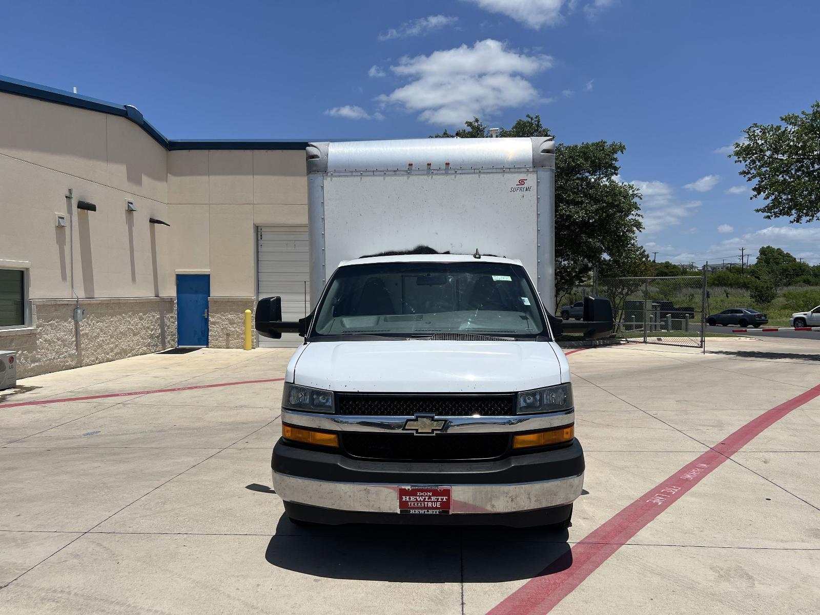 2021 Chevrolet Express Cutaway 3500 Vehicle Photo in GEORGETOWN, TX 78626-7508