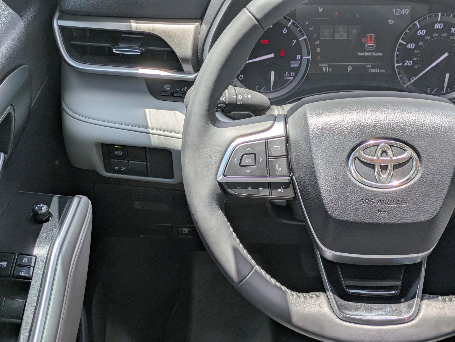 2021 Toyota Highlander Vehicle Photo in SELMA, TX 78154-1460