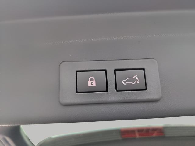 2025 Subaru Ascent Vehicle Photo in Green Bay, WI 54304