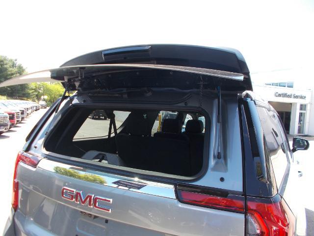 2025 GMC Yukon XL Vehicle Photo in LOWELL, MA 01852-4336