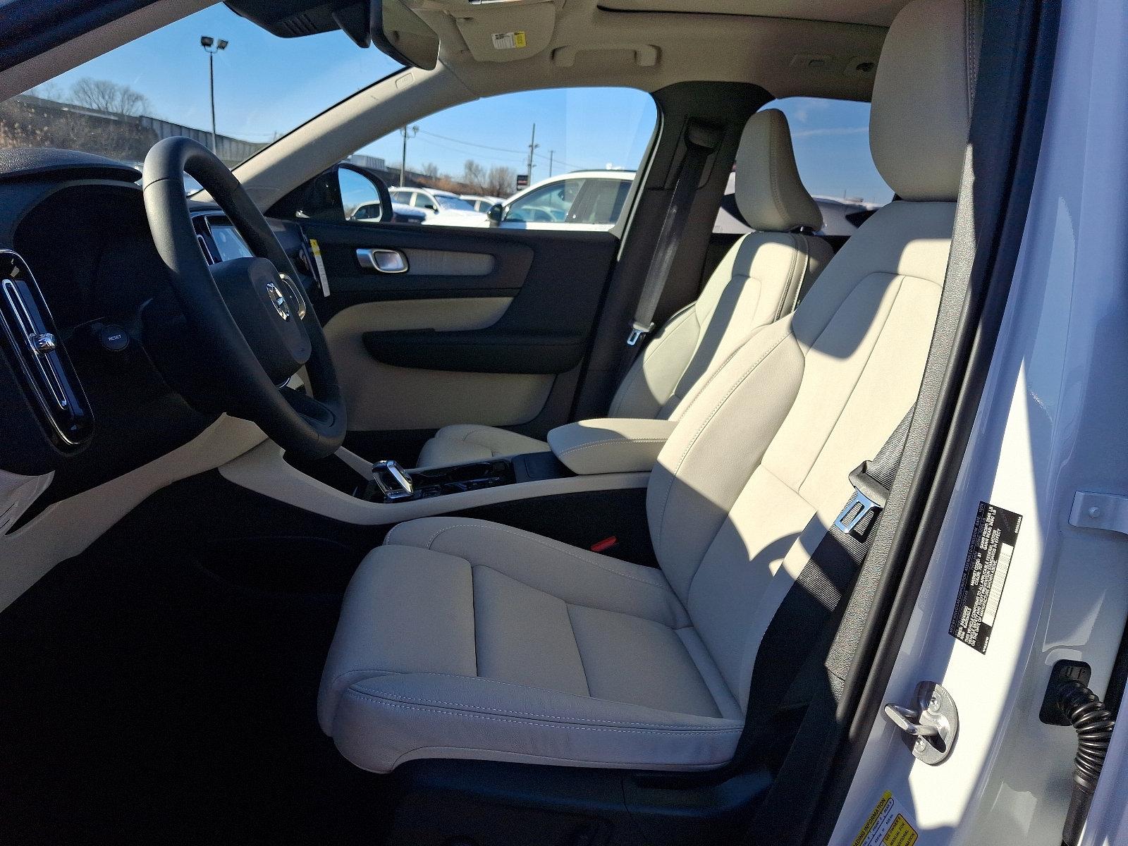 2025 Volvo XC40 Vehicle Photo in Trevose, PA 19053
