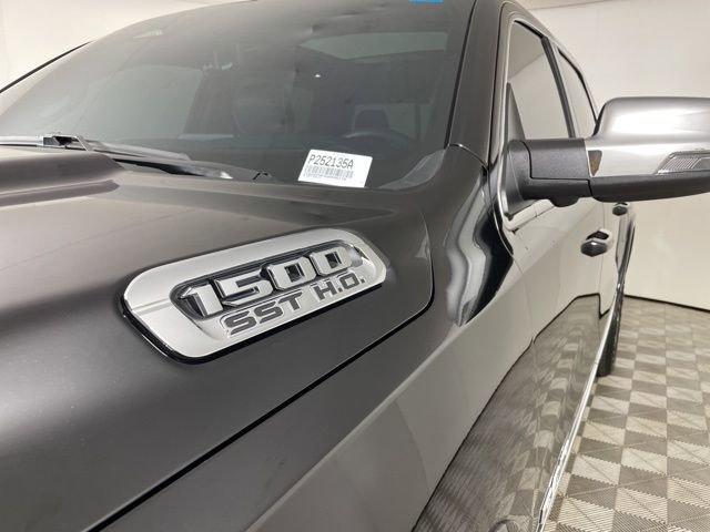 2025 Ram 1500 Vehicle Photo in PHOENIX, AZ 85014-3381