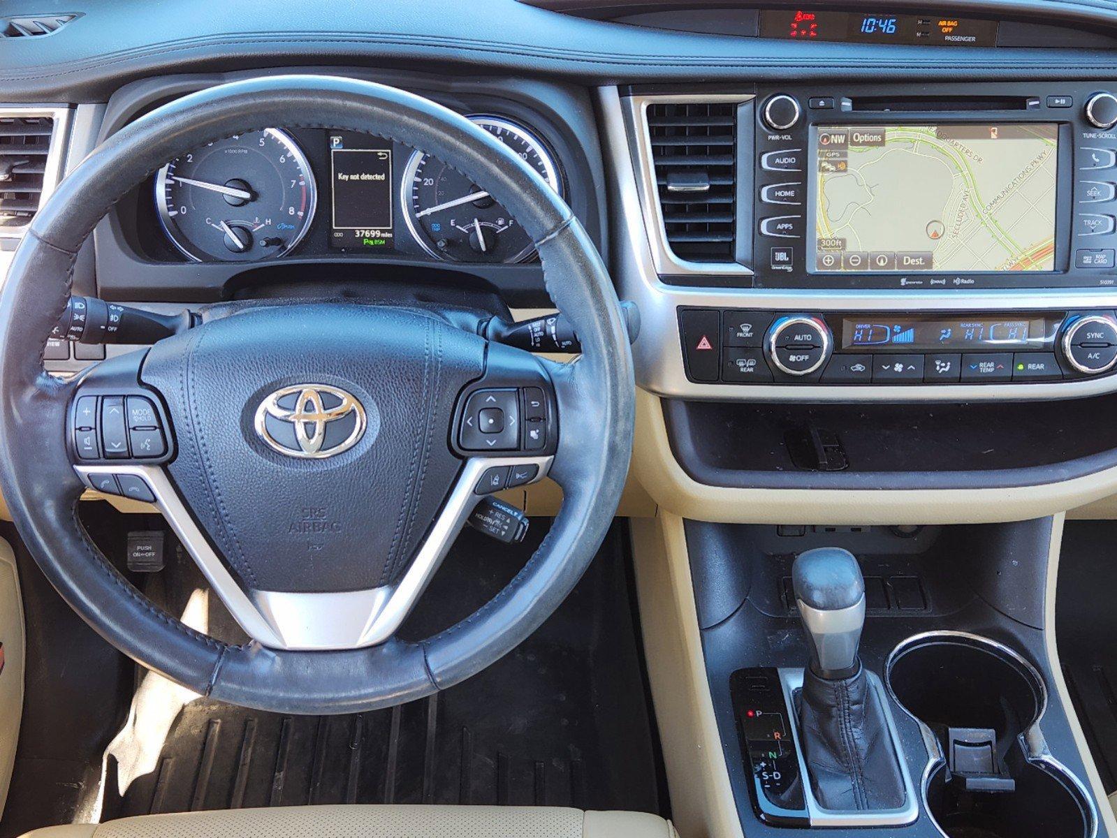 2019 Toyota Highlander Vehicle Photo in PLANO, TX 75024