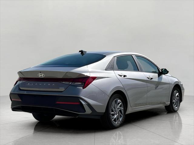 2025 Hyundai ELANTRA Hybrid Vehicle Photo in Green Bay, WI 54304