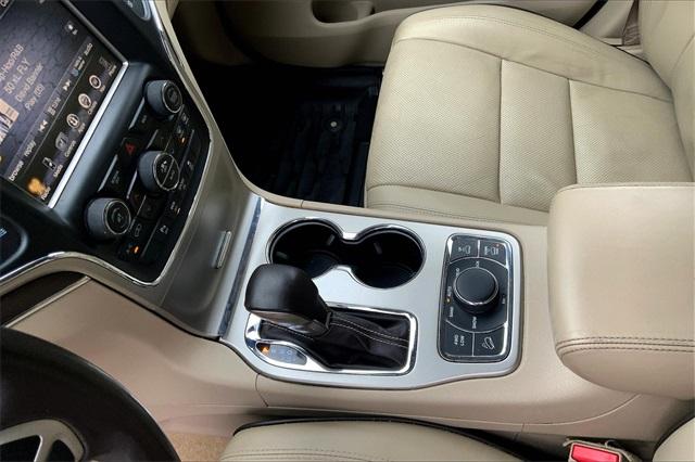 2017 Jeep Grand Cherokee Vehicle Photo in KANSAS CITY, MO 64114-4545