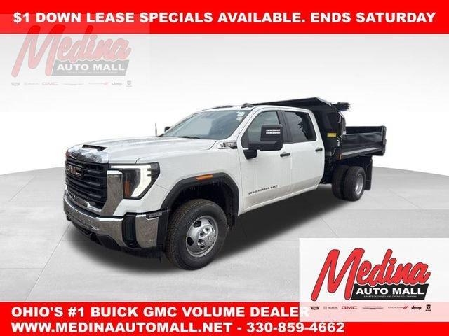 2025 GMC Sierra 3500 HD Chassis Cab Vehicle Photo in MEDINA, OH 44256-9631
