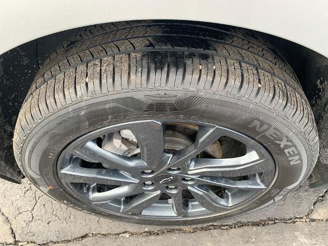 2022 Chevrolet Equinox Vehicle Photo in MOON TOWNSHIP, PA 15108-2571
