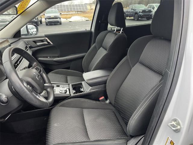 2022 Mitsubishi Outlander Vehicle Photo in TULLY, NY 13159-3159