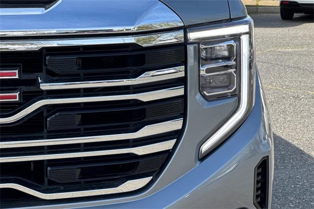 2023 GMC Sierra 1500 Vehicle Photo in ELK GROVE, CA 95757-8703