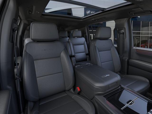 2025 GMC Yukon XL Vehicle Photo in TOPEKA, KS 66609-0000