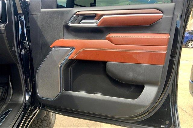 2024 GMC Sierra 2500 HD Vehicle Photo in TOPEKA, KS 66609-0000
