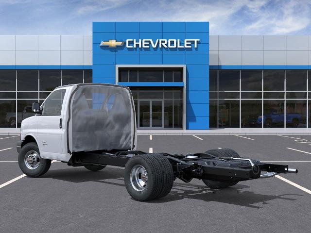 2025 Chevrolet Express Cutaway 4500 Vehicle Photo in PAWLING, NY 12564-3219