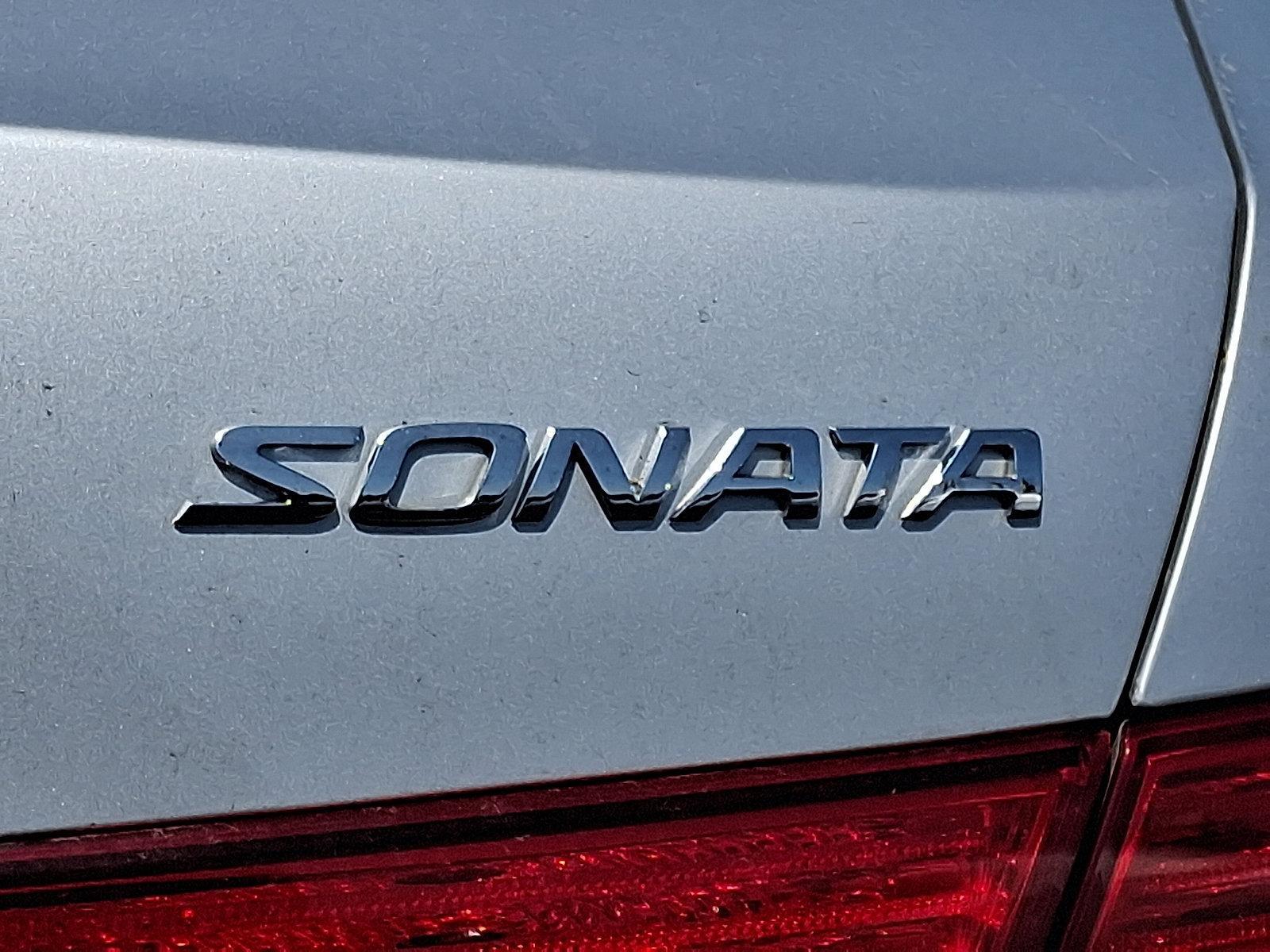 2010 Hyundai Sonata Vehicle Photo in BETHLEHEM, PA 18017-9401