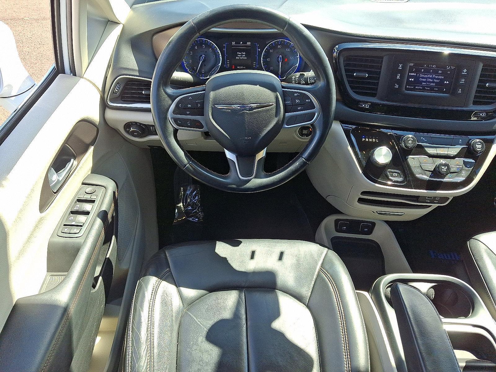 2017 Chrysler Pacifica Vehicle Photo in Easton, PA 18045