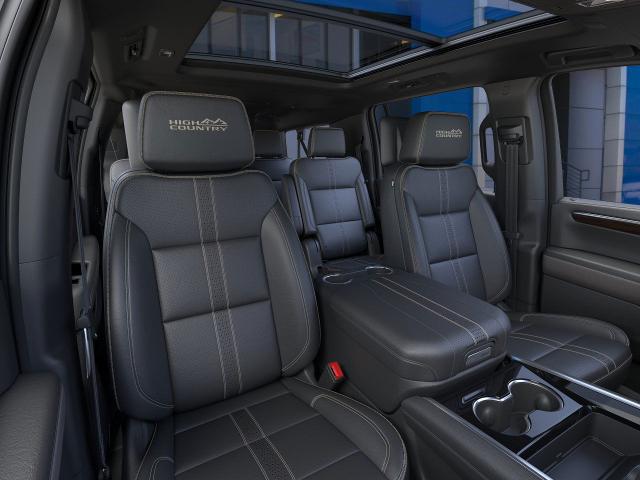 2025 Chevrolet Suburban Vehicle Photo in KANSAS CITY, MO 64114-4502