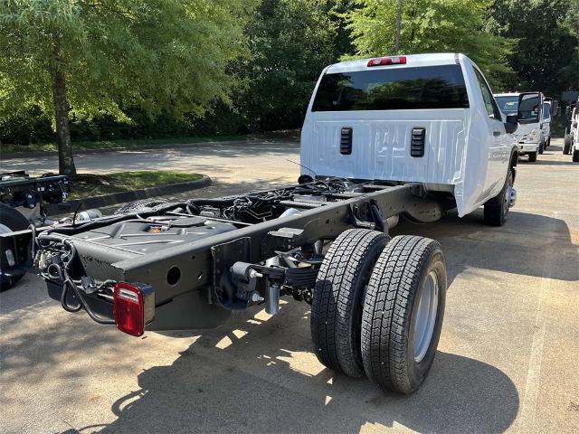 2024 Chevrolet Silverado 3500 HD Chassis Cab Vehicle Photo in ALCOA, TN 37701-3235