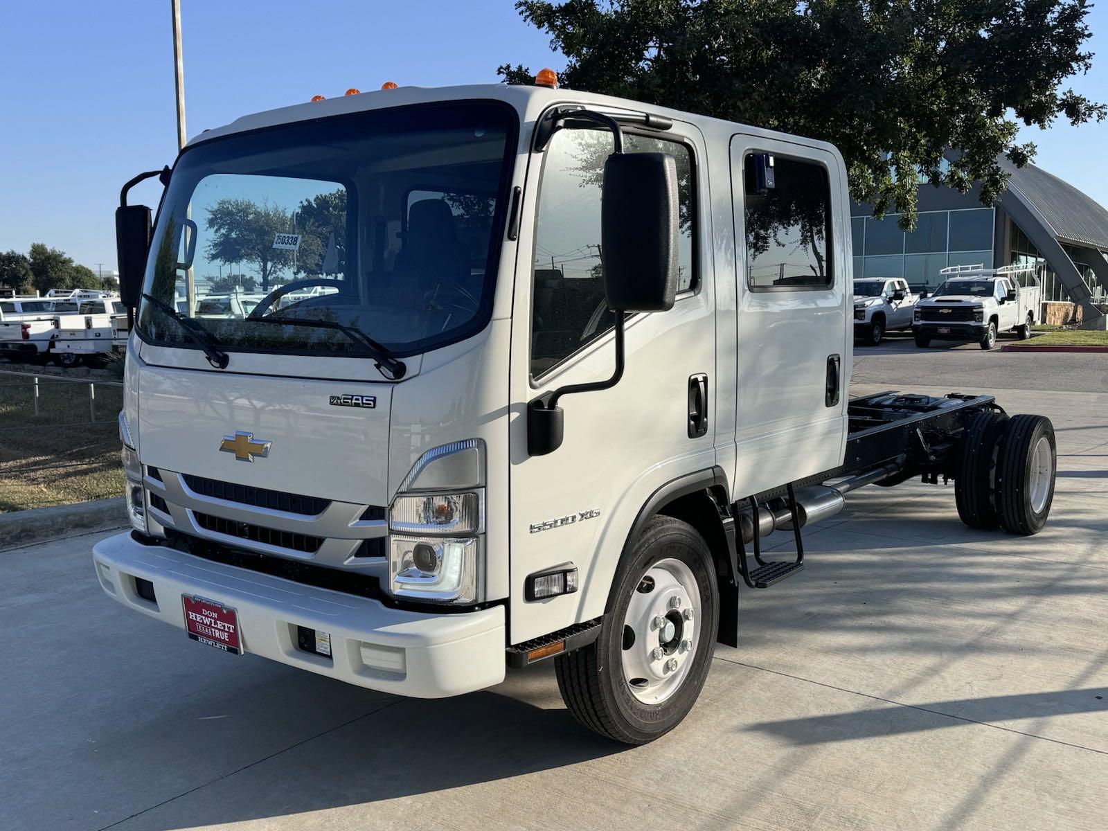 2025 Chevrolet Low Cab Forward 5500 XG Vehicle Photo in GEORGETOWN, TX 78626-7508