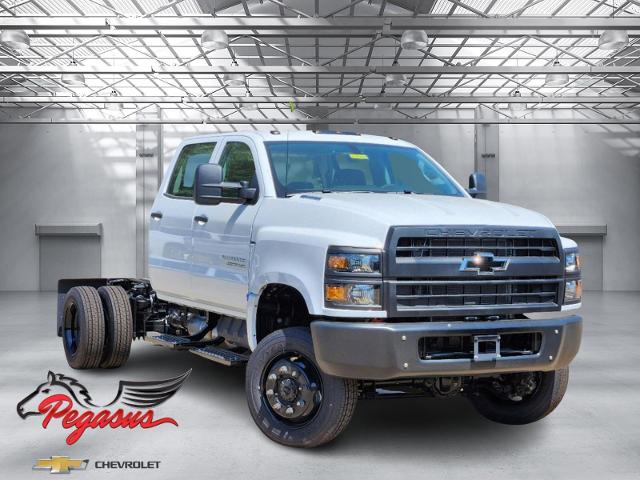 2024 Chevrolet Silverado 4500 HD Vehicle Photo in ENNIS, TX 75119-5114