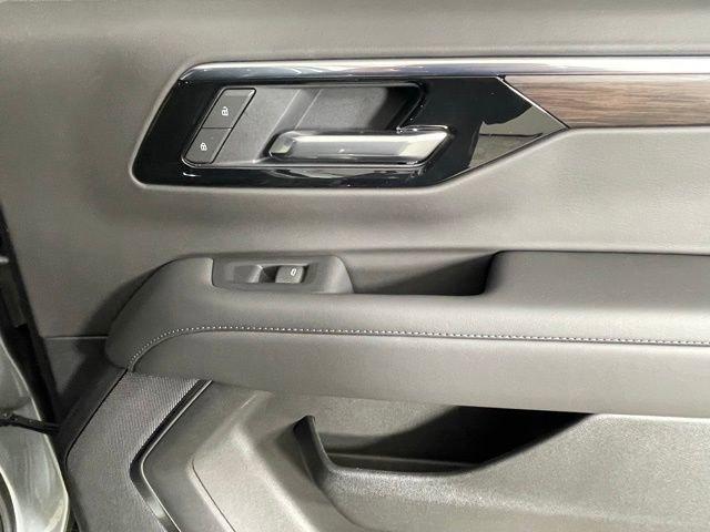 2025 Chevrolet Tahoe Vehicle Photo in PHOENIX, AZ 85014-3381