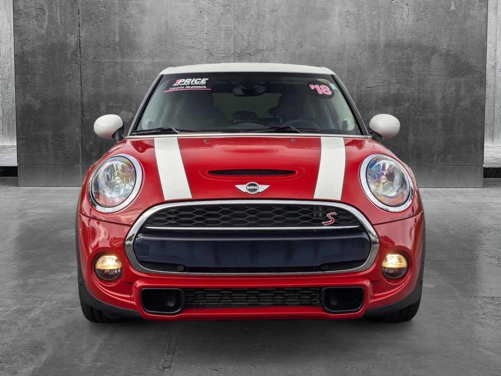 2018 MINI Cooper S Hardtop 4 Door Vehicle Photo in Jacksonville, FL 32244