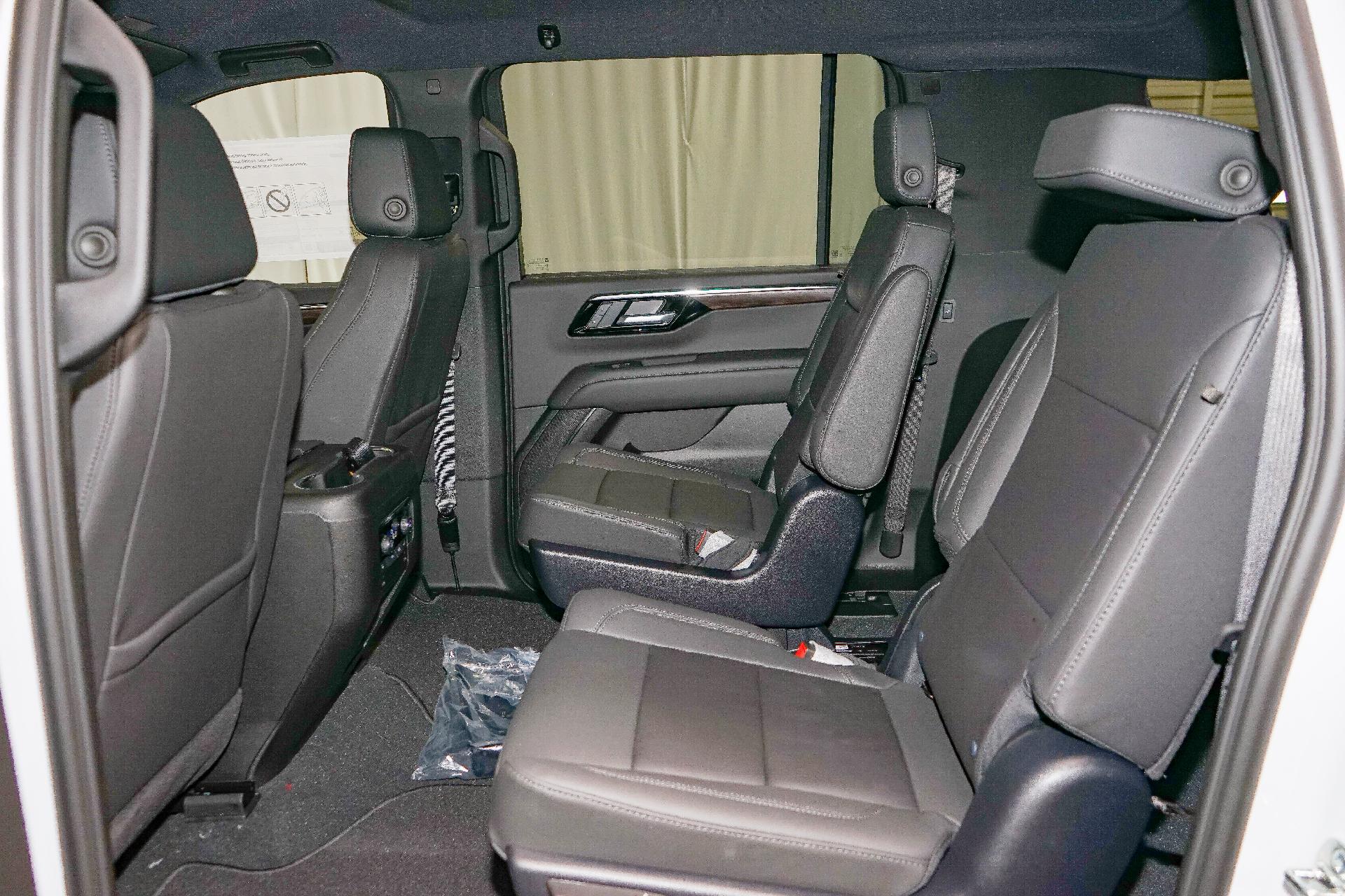 2025 Chevrolet Suburban Vehicle Photo in SMYRNA, DE 19977-2874