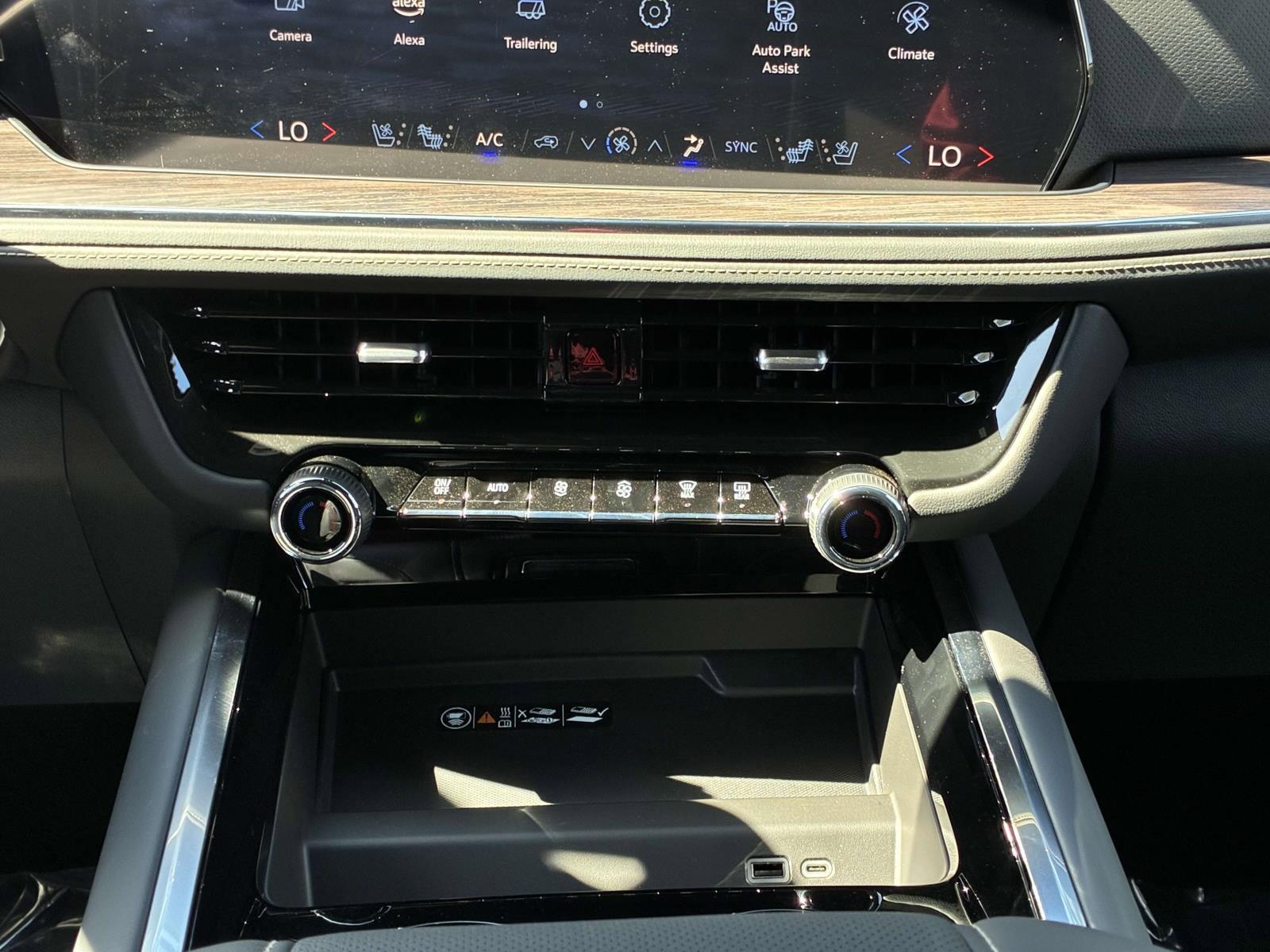 2025 Chevrolet Tahoe Vehicle Photo in LOS ANGELES, CA 90007-3794