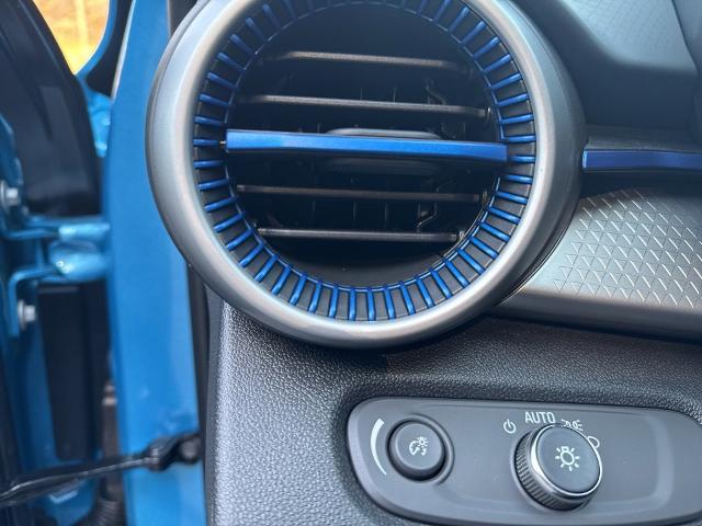 2025 Chevrolet Trax Vehicle Photo in MARION, NC 28752-6372