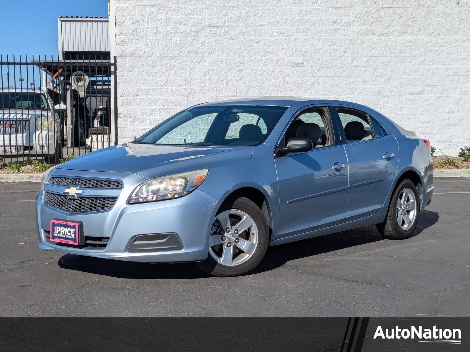 2013 Chevrolet Malibu Vehicle Photo in VALENCIA, CA 91355-1705