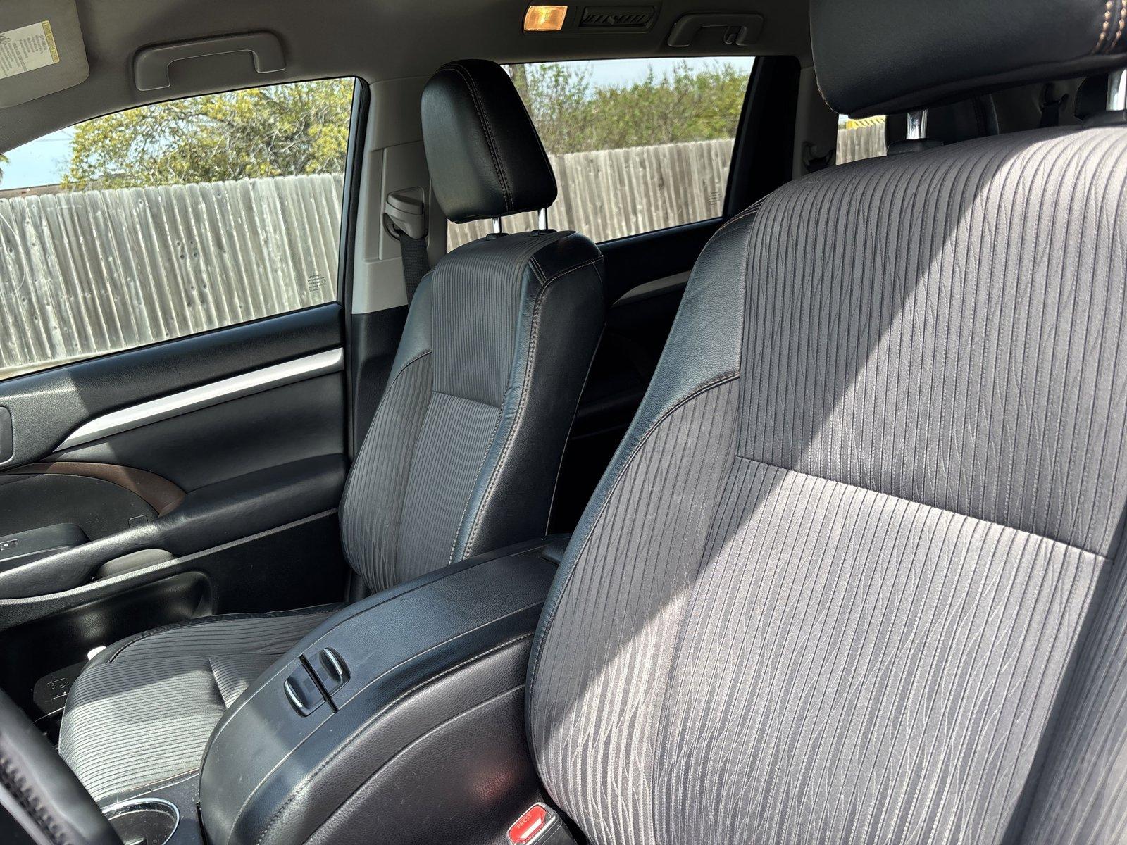 2017 Toyota Highlander Vehicle Photo in Corpus Christi, TX 78415