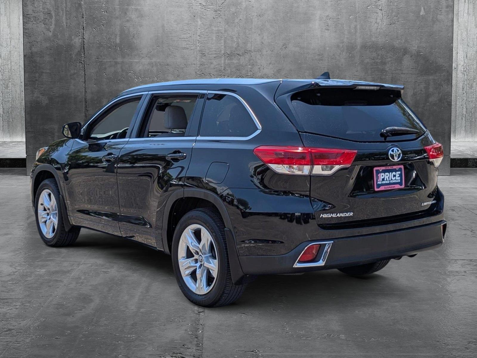 2017 Toyota Highlander Vehicle Photo in Clearwater, FL 33765