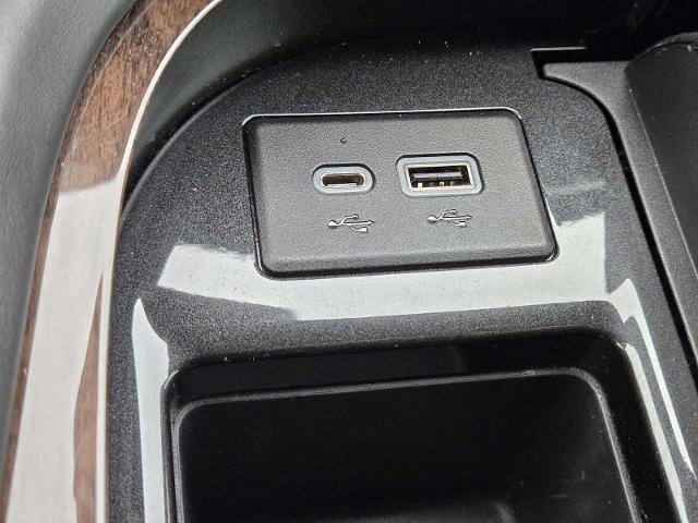 2021 Cadillac Escalade Vehicle Photo in DENTON, TX 76210-9321