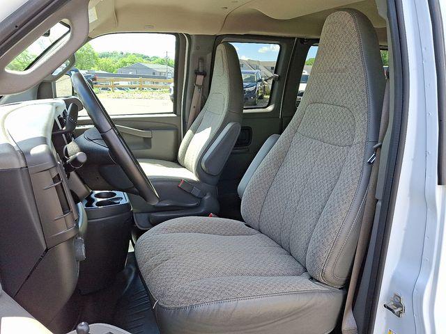 2023 GMC Savana Passenger 3500 Vehicle Photo in DANBURY, CT 06810-5034