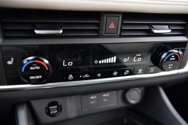 2025 Nissan Rogue Vehicle Photo in Ballwin, MO 63011