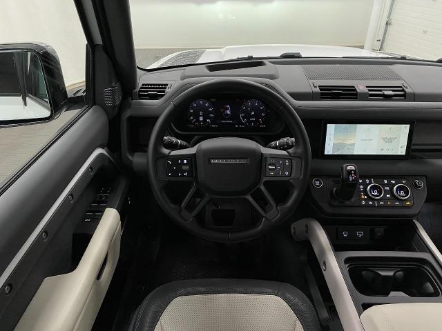 2024 Defender Vehicle Photo in Appleton, WI 54913