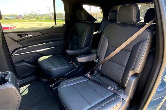 2025 Chevrolet Traverse Vehicle Photo in INDEPENDENCE, MO 64055-1314