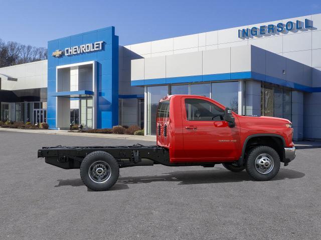 2025 Chevrolet Silverado 3500 HD Chassis Cab Vehicle Photo in DANBURY, CT 06810-5034