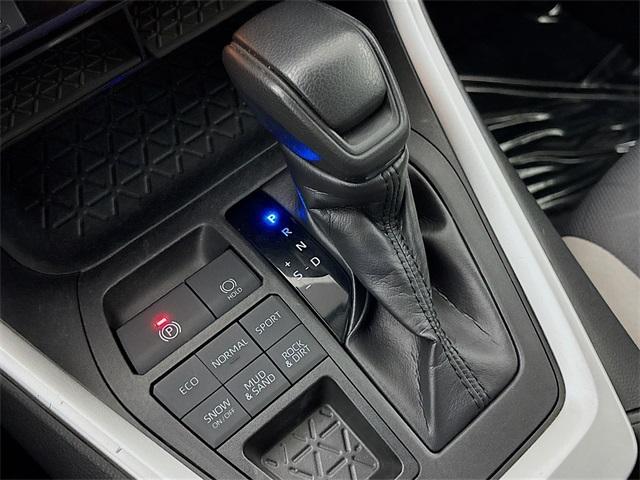2019 Toyota RAV4 Vehicle Photo in Puyallup, WA 98371