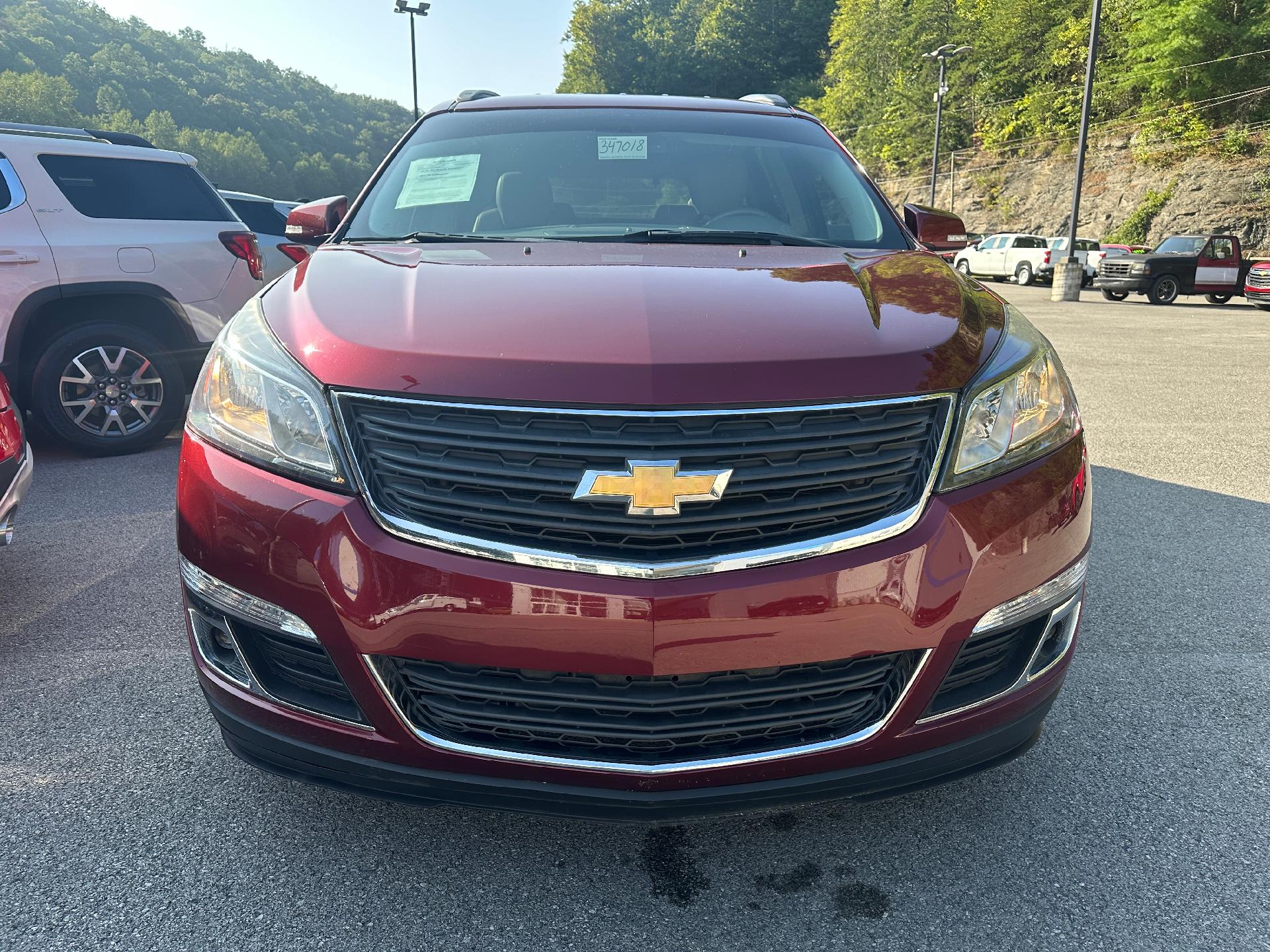 Used 2015 Chevrolet Traverse 2LT with VIN 1GNKVHKD5FJ347018 for sale in Prestonsburg, KY