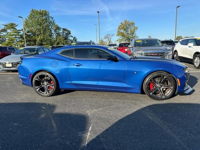 2022 Chevrolet Camaro Vehicle Photo in COLUMBIA, MO 65203-3903