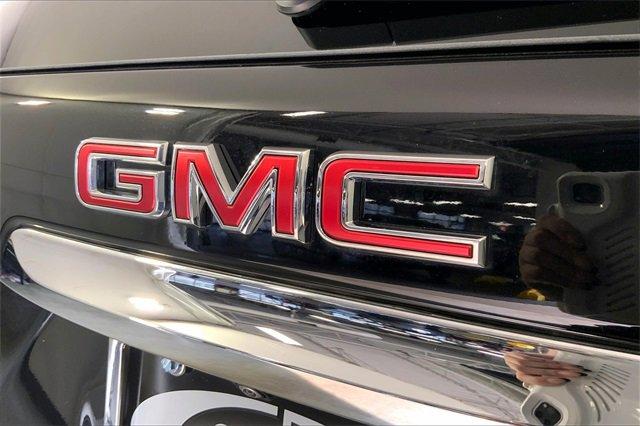 2024 GMC Terrain Vehicle Photo in TOPEKA, KS 66609-0000