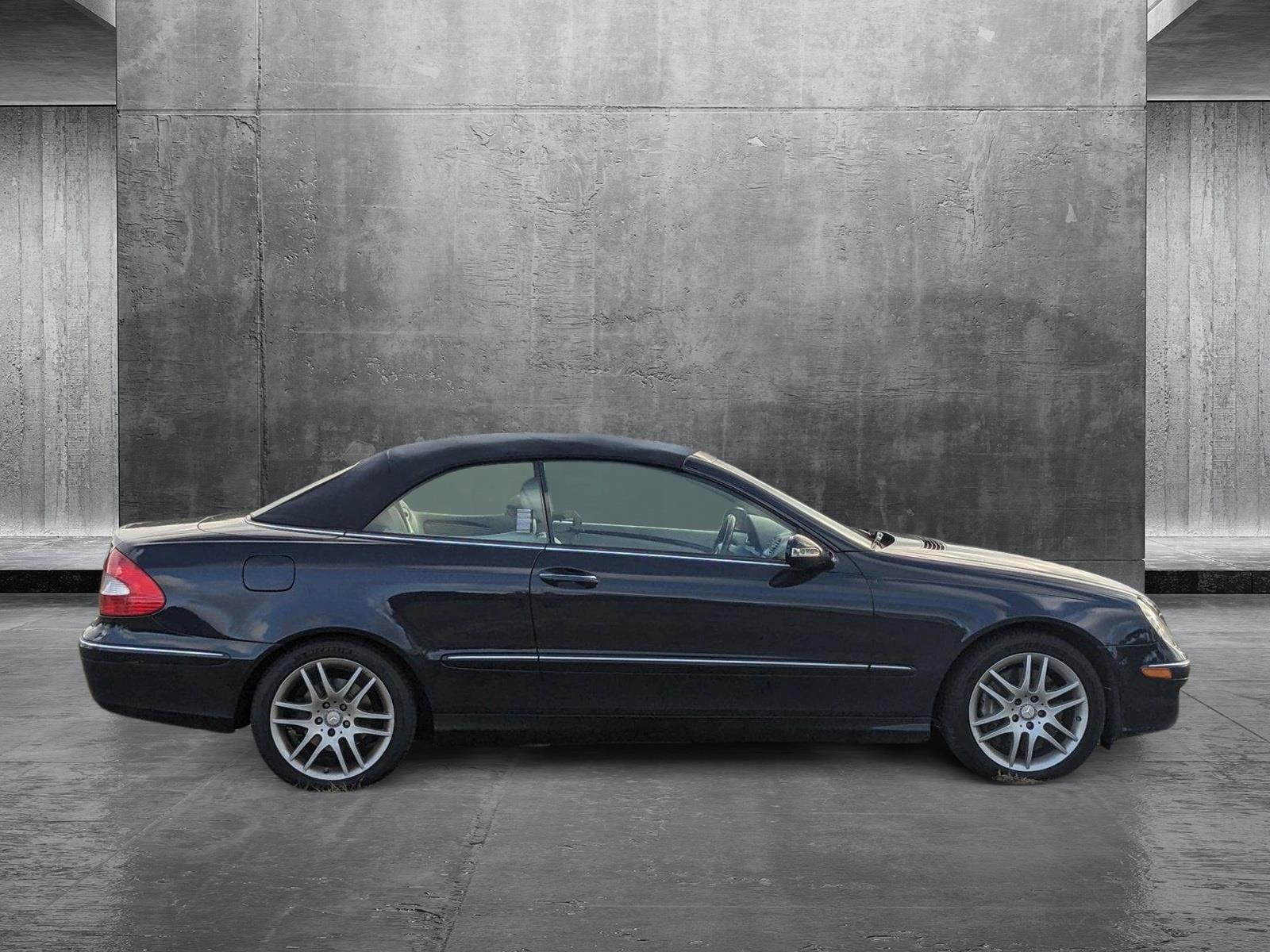 2009 Mercedes-Benz CLK-Class Vehicle Photo in WEST PALM BEACH, FL 33407-3296