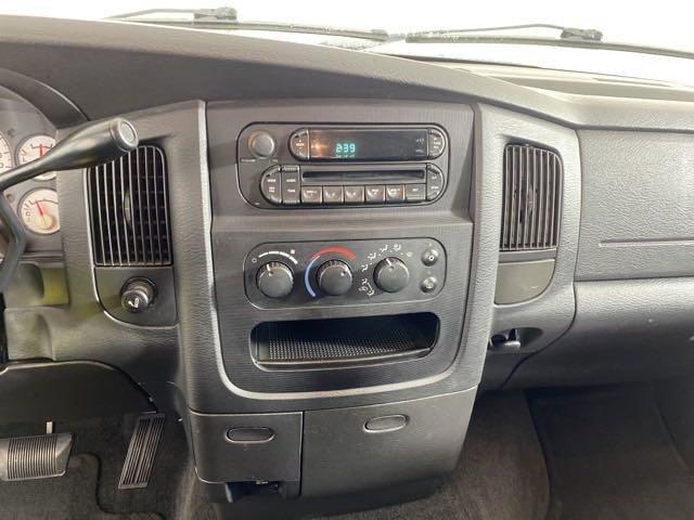 2005 Dodge Ram 1500 Vehicle Photo in MEDINA, OH 44256-9001