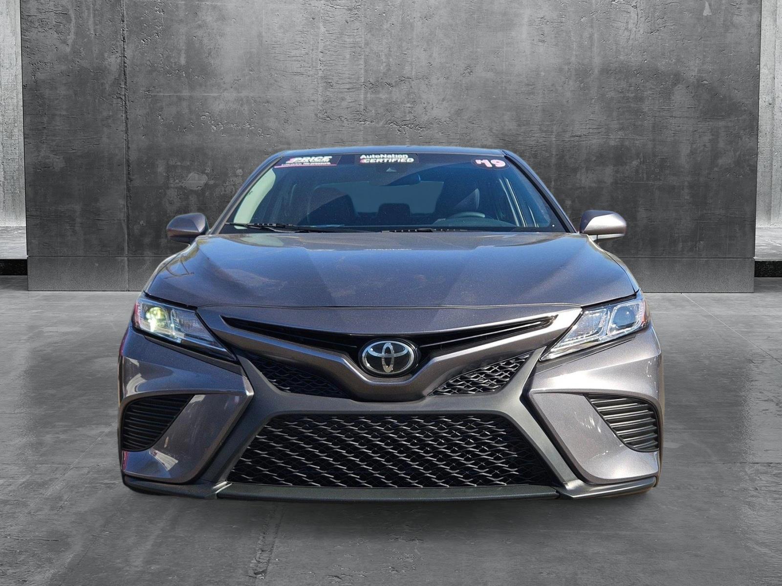 Used 2019 Toyota Camry SE with VIN 4T1B11HK5KU850585 for sale in Peoria, AZ