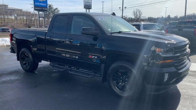 2018 Chevrolet Silverado 1500 Vehicle Photo in MOON TOWNSHIP, PA 15108-2571